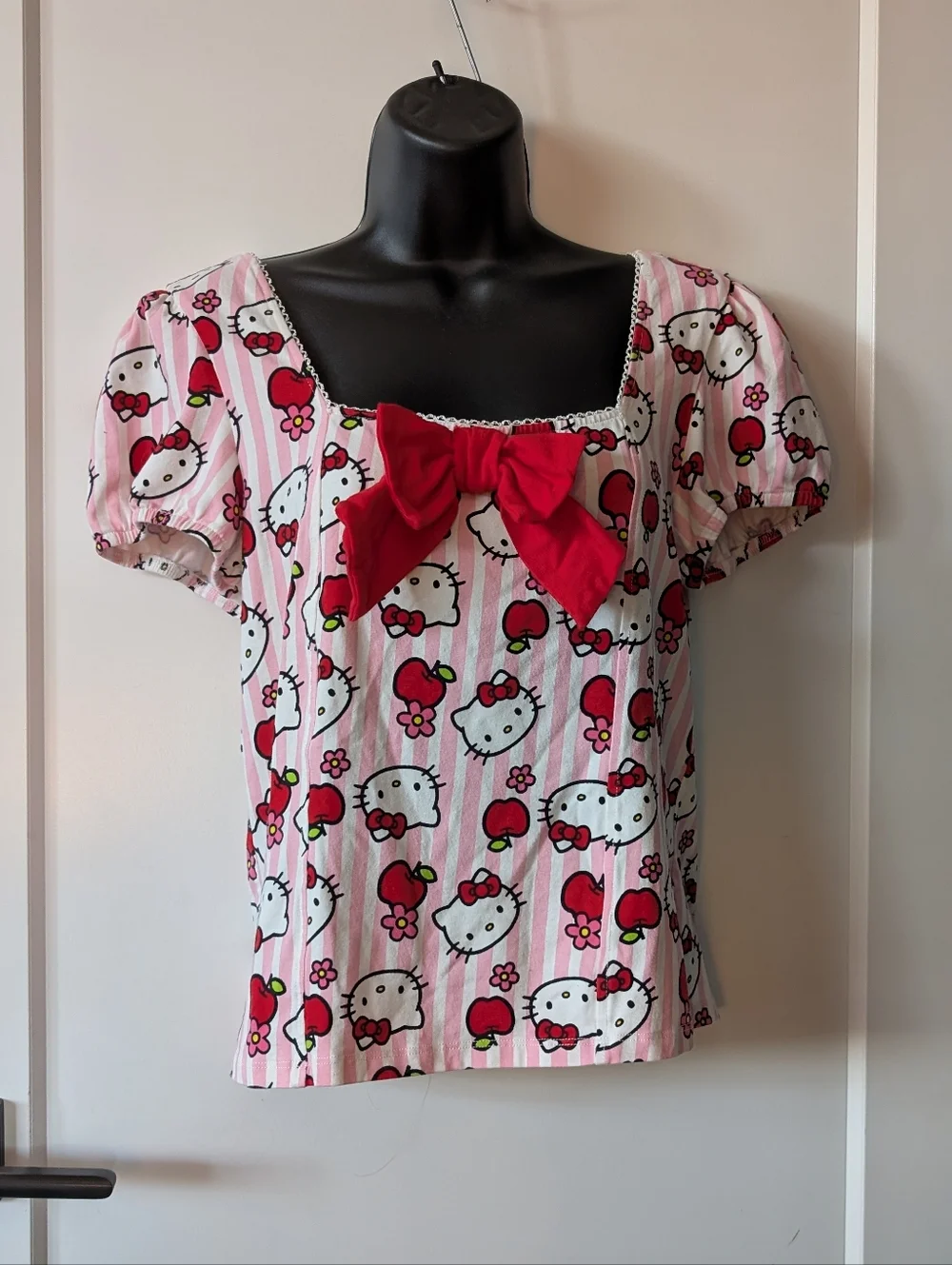 Hello Kitty Top - Picture 1 of 4
